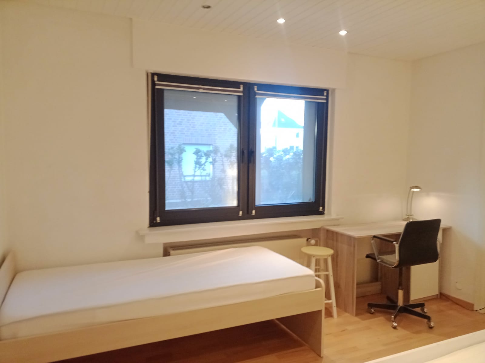 21 qm großes Zimmer Nr. 6 in 128 qm großer WG in Dülmen, mit Garten, möbliert, in Bahnhofsnähe, mit Zug 15 min. bis Münster Hbf