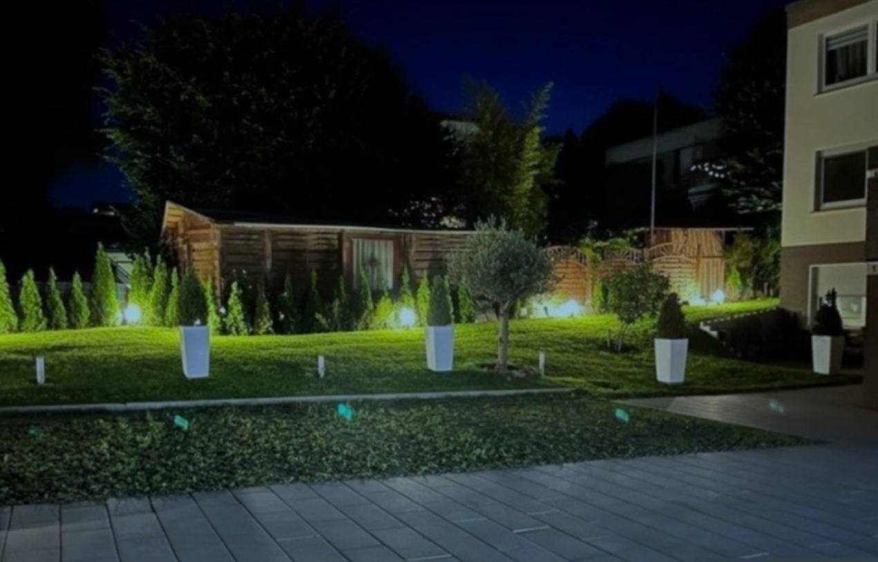 12 qm möbliertes Einzelzimmer in 73-qm-EG-WG, 440 € für 1 Person, 3 separate Wohnungseingänge, Küche, Bad, Waschmaschine, in Uni-Nähe zu vermieten