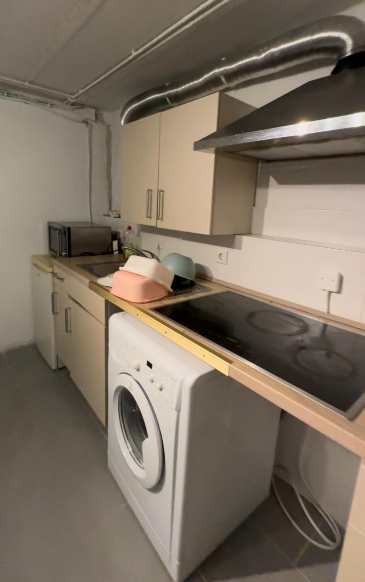 44 m² möblierte 2-Zimmer-Wohnung Nr. 2, Wohnzimmer, Wohnküche, Bad, Waschmaschine, Gartenmitbenutzung mit Terrasse direkt neben der Universität zu vermieten