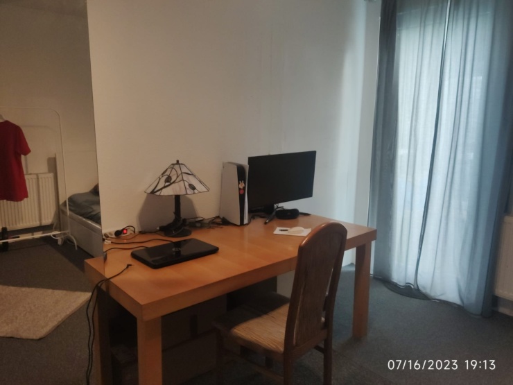 26 qm große Erdgeschoss-Wohnung, möbliert, vorne und hinten Garten, Balkontür, mit Bad, Einbauküche und Waschmaschine in Uni-Nähe zu vermieten