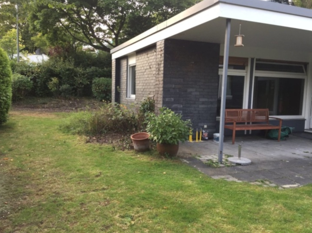 22 qm WG-Zimmer Nr. 1 für 2 Personen direkt neben der Ruhr-Universität, 200 m zur U-Bahn 35 Haltestelle Lennershof, möbliert, mit Garten, eigenem Hauseingang, WG:2 Bäder,Kfz-Stellplatz,Waschmaschine,Trockner,Spülmaschine,Gemeinschafts-Küche,Fahrräder etc.